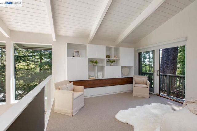 6540 Saroni Dr, Oakland, CA 94611