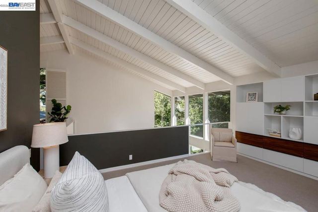 6540 Saroni Dr, Oakland, CA 94611