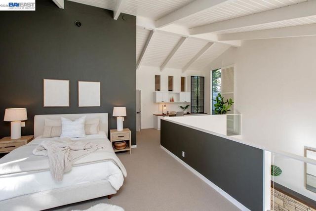 6540 Saroni Dr, Oakland, CA 94611