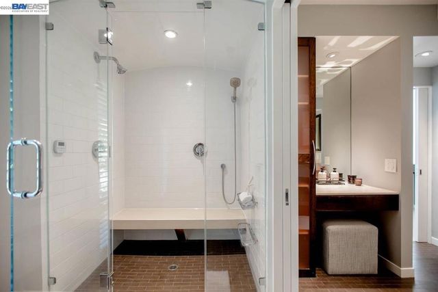 6540 Saroni Dr, Oakland, CA 94611