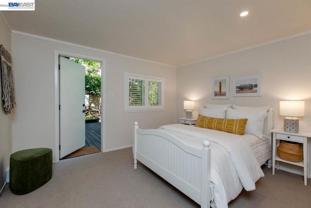 6540 Saroni Dr, Oakland, CA 94611