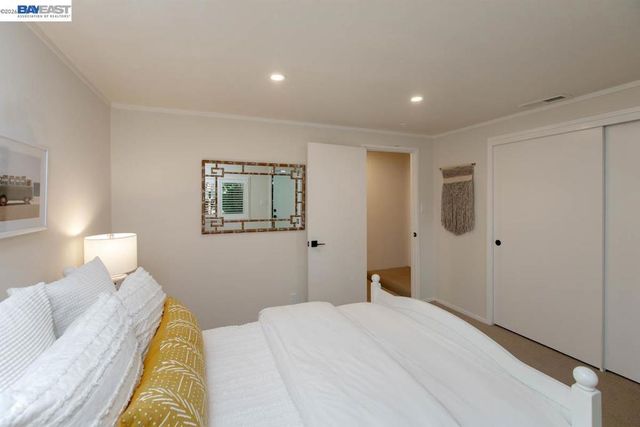 6540 Saroni Dr, Oakland, CA 94611