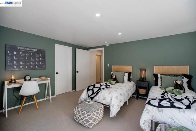 6540 Saroni Dr, Oakland, CA 94611