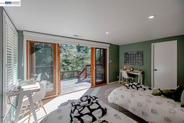 6540 Saroni Dr, Oakland, CA 94611