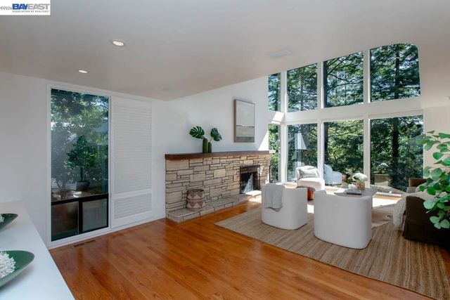 6540 Saroni Dr, Oakland, CA 94611