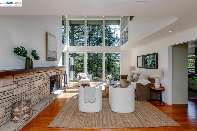 6540 Saroni Dr, Oakland, CA 94611