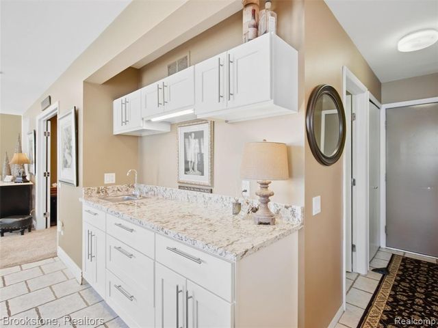 2613 Cove Bay Drive, Waterford, MI 48329