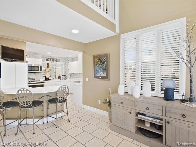 2613 Cove Bay Drive, Waterford, MI 48329