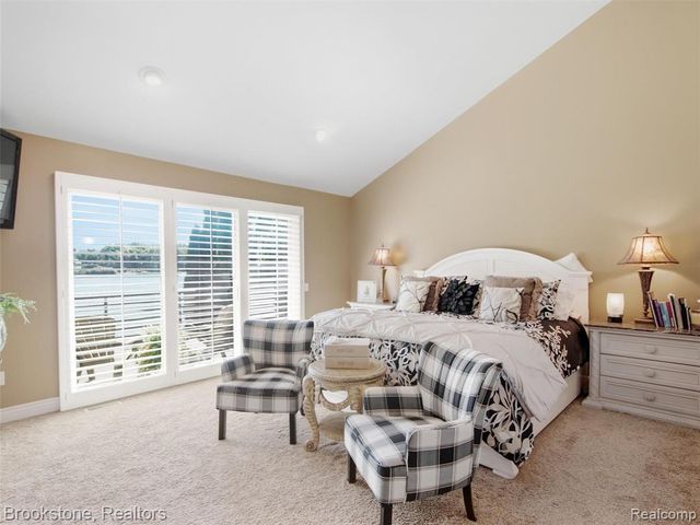 2613 Cove Bay Drive, Waterford, MI 48329