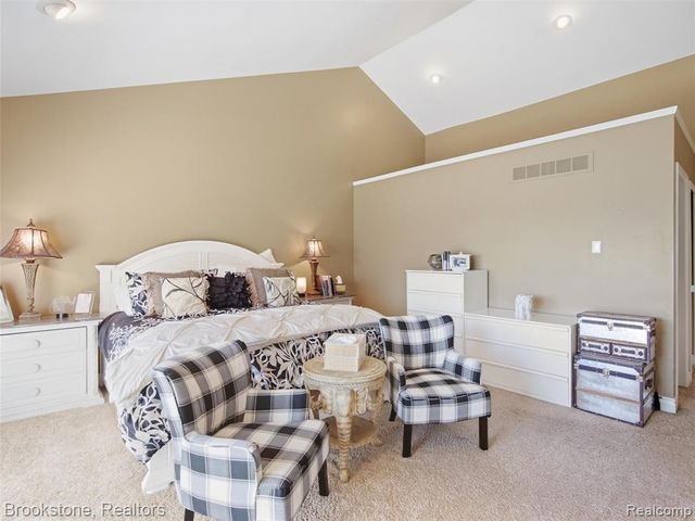 2613 Cove Bay Drive, Waterford, MI 48329