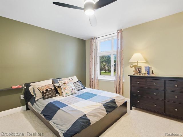 2613 Cove Bay Drive, Waterford, MI 48329