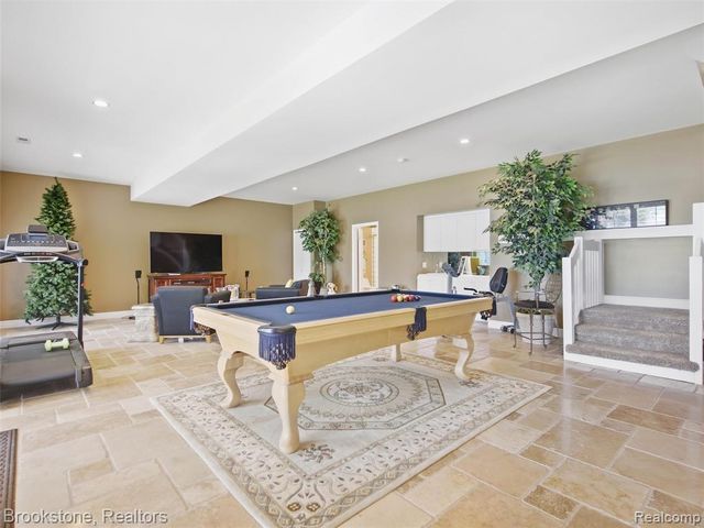 2613 Cove Bay Drive, Waterford, MI 48329