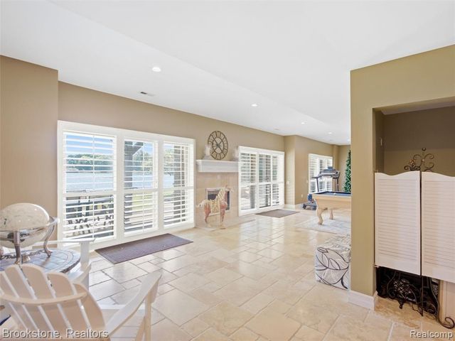 2613 Cove Bay Drive, Waterford, MI 48329