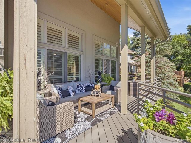 2613 Cove Bay Drive, Waterford, MI 48329