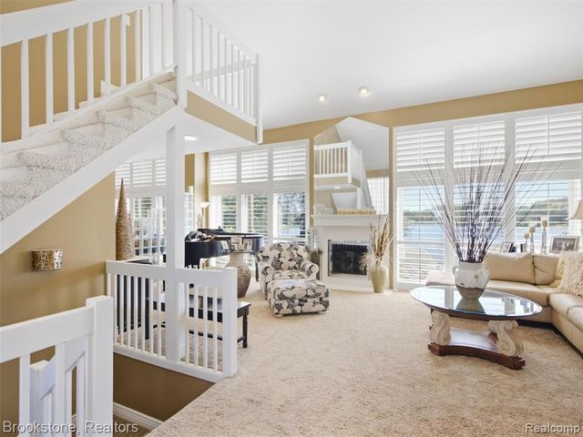 2613 Cove Bay Drive, Waterford, MI 48329
