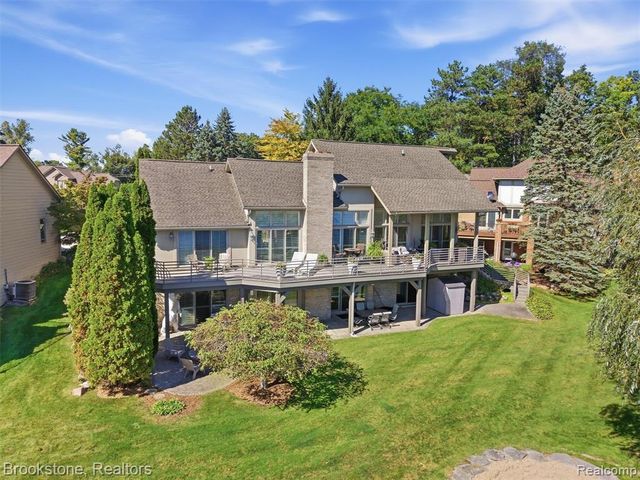 2613 Cove Bay Drive, Waterford, MI 48329