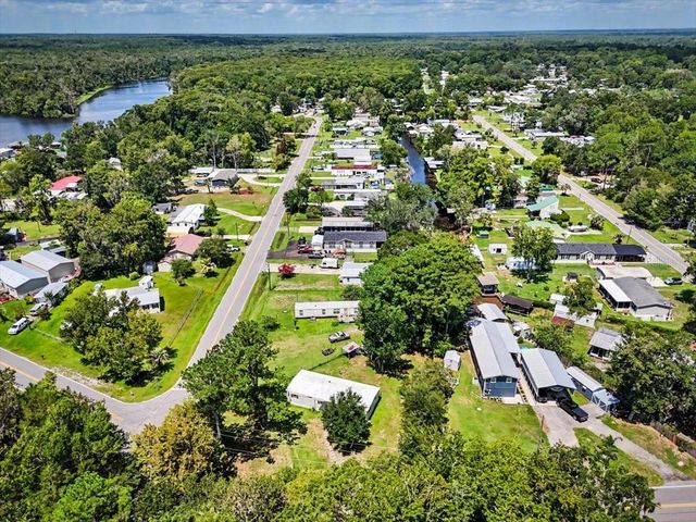 104 EDGEWATER ROAD, Satsuma, FL 32189