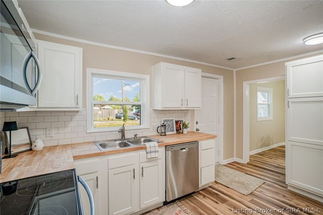 2131 Culbertson Avenue, New Albany, IN 47150