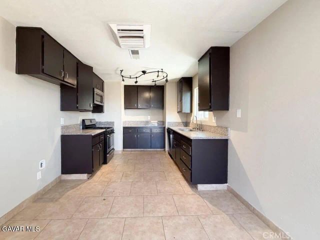 40205 162nd Street East, Palmdale, CA 93591