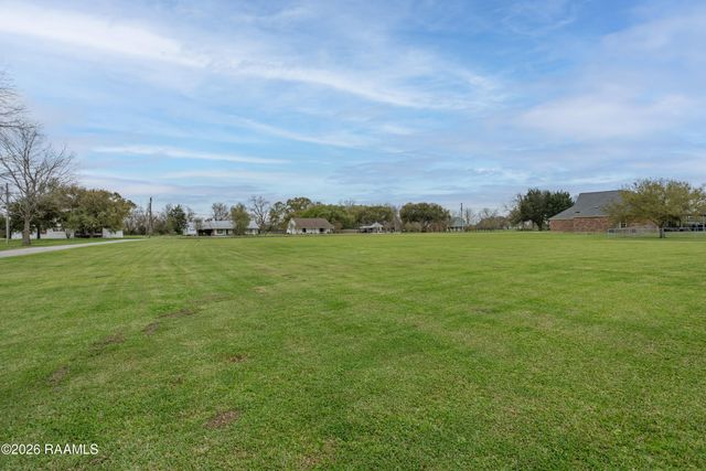 723 Hebert Road, Arnaudville, LA 70512