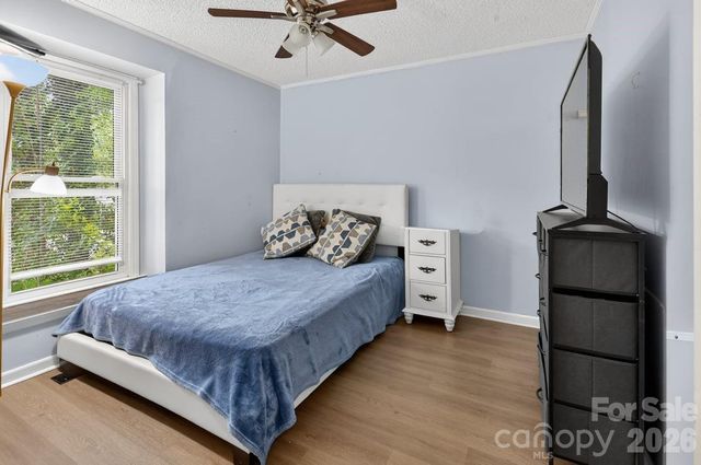 7811 Heatherdale Court, Charlotte, NC 28212