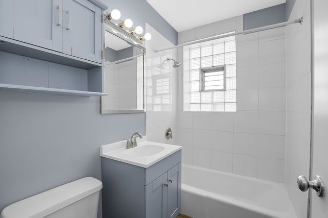 10433 S Hale Avenue 1A, Chicago, IL 60643