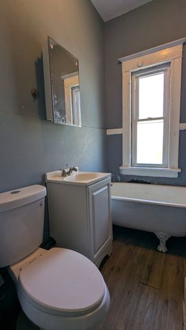 5760 S Wells Street, Chicago, IL 60621