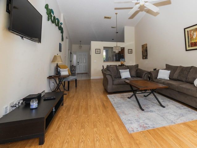 2491 Aragon Boulevard 2, Sunrise, FL 33322