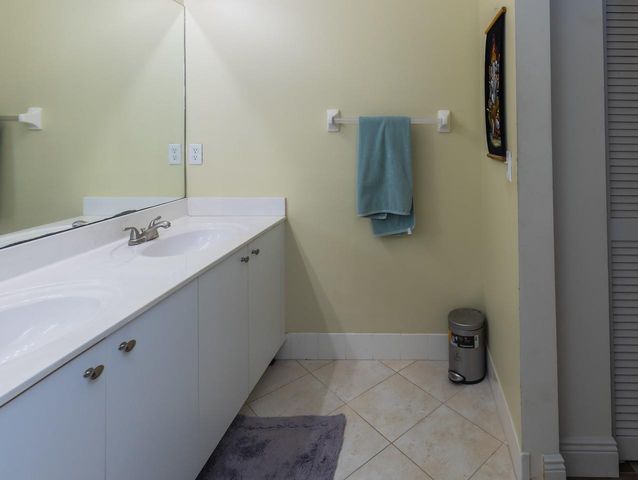 2491 Aragon Boulevard 2, Sunrise, FL 33322