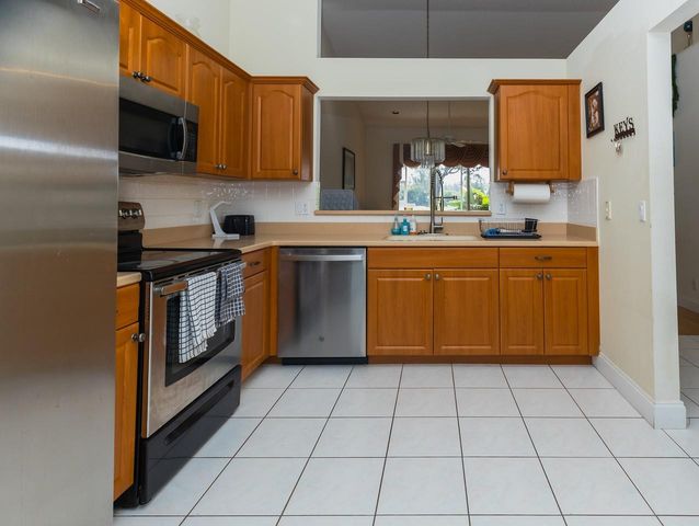 2491 Aragon Boulevard 2, Sunrise, FL 33322