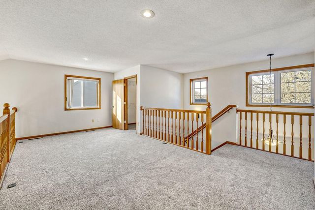 8694 Callahan Trail, Inver Grove Heights, MN 55076