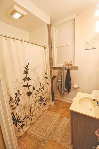 2214 W Illinois Street, Evansville, IN 47712