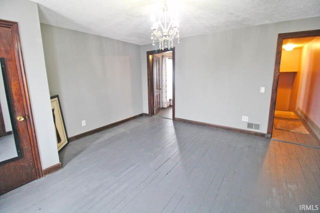 2214 W Illinois Street, Evansville, IN 47712