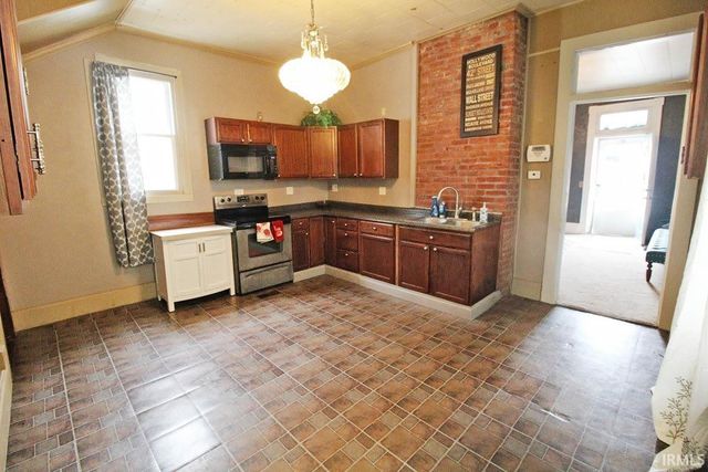 2214 W Illinois Street, Evansville, IN 47712