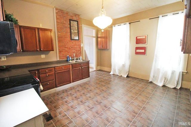 2214 W Illinois Street, Evansville, IN 47712