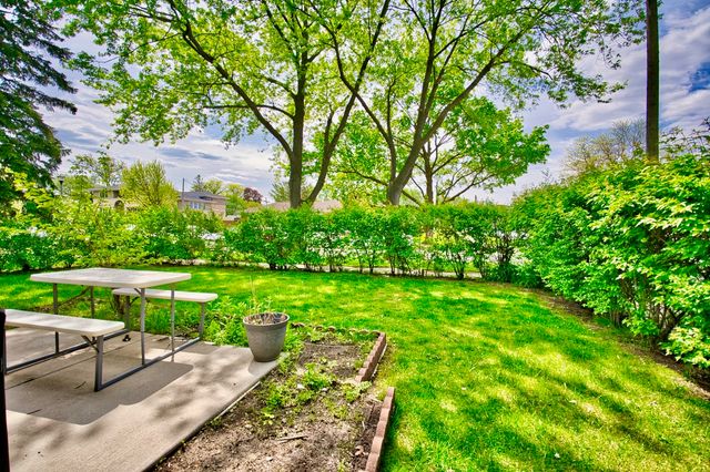 7135 Laramie Avenue, Skokie, IL 60077