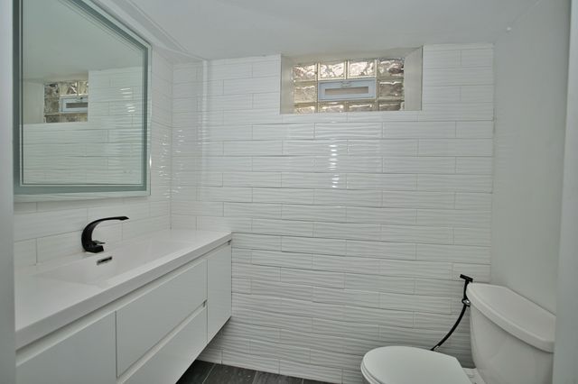 7135 Laramie Avenue, Skokie, IL 60077
