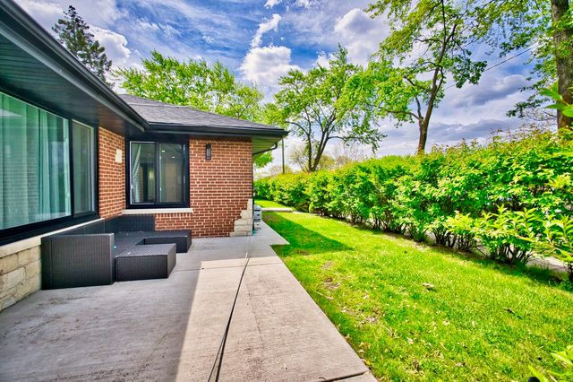 7135 Laramie Avenue, Skokie, IL 60077
