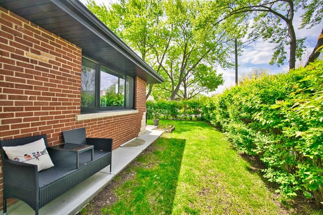 7135 Laramie Avenue, Skokie, IL 60077