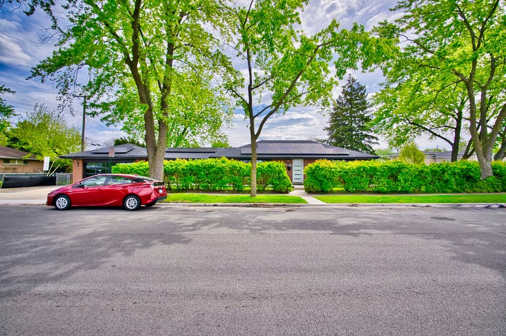 7135 Laramie Avenue, Skokie, IL 60077
