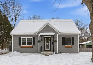 82 James Street, Rockford, MI 49341