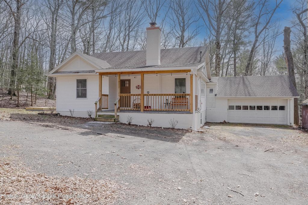 230 Potic Mountain Road, Athens, NY 12015