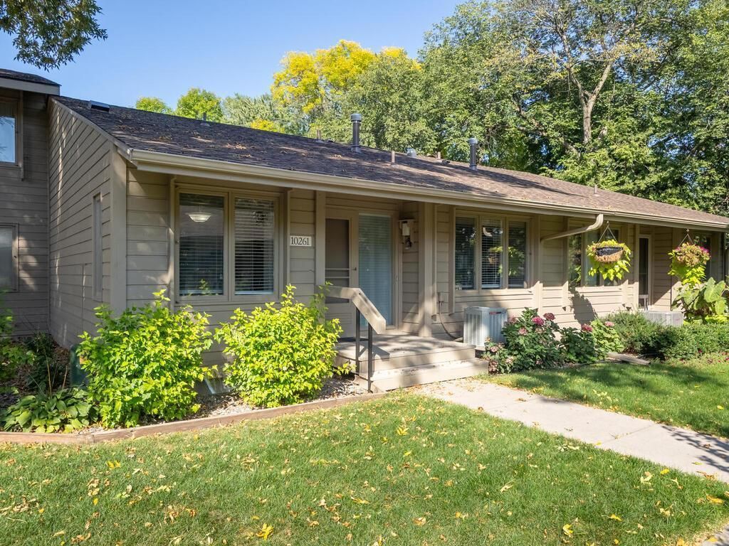 10261 Scarborough Road, Bloomington, MN 55437