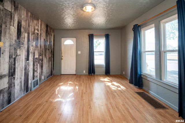 265 KOCH Street, Pekin, IL 61554