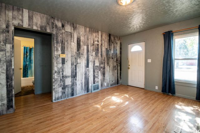 265 KOCH Street, Pekin, IL 61554