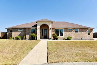 10202 Turning Leaf Dr, Corpus Christi, TX 78410