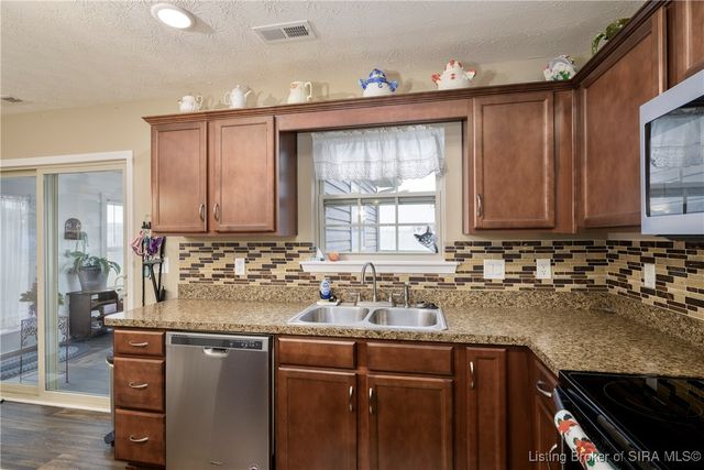 8921 Woodford Drive, Charlestown, IN 47111