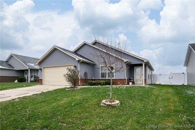 8921 Woodford Drive, Charlestown, IN 47111
