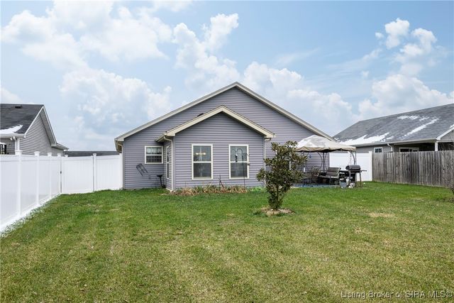 8921 Woodford Drive, Charlestown, IN 47111