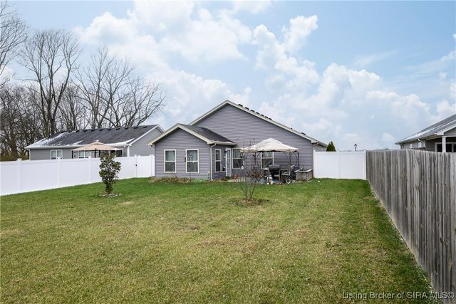 8921 Woodford Drive, Charlestown, IN 47111